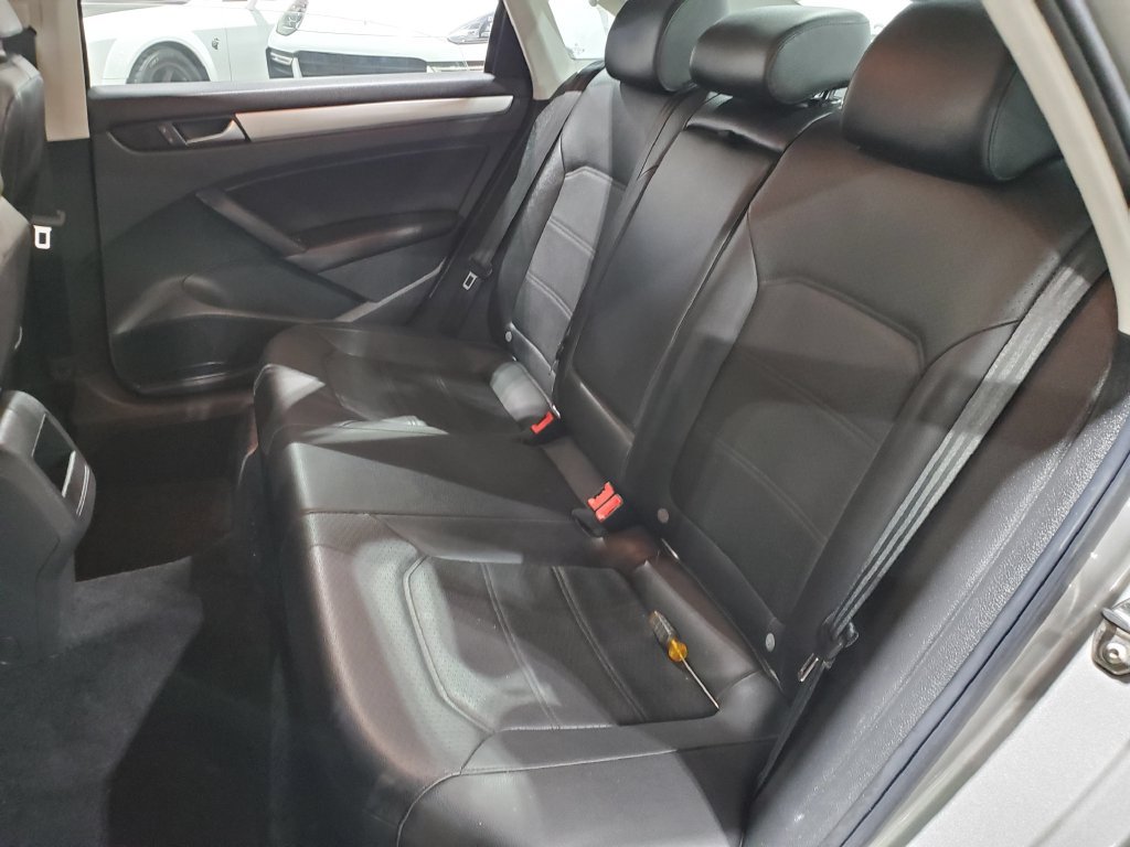 Used 2012 Volkswagen Passat 2.5 SE FWD image 20