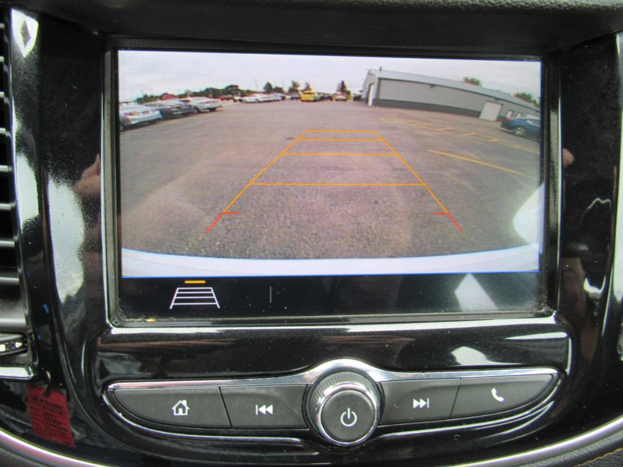 Used 2018 Chevrolet Trax LS AWD/4WD image 20