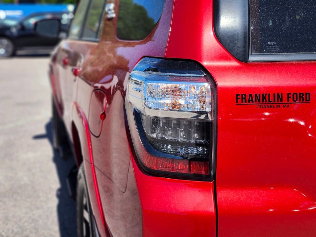 Used 2019 Toyota 4Runner TRD Off-Road Premium AWD/4WD image 9