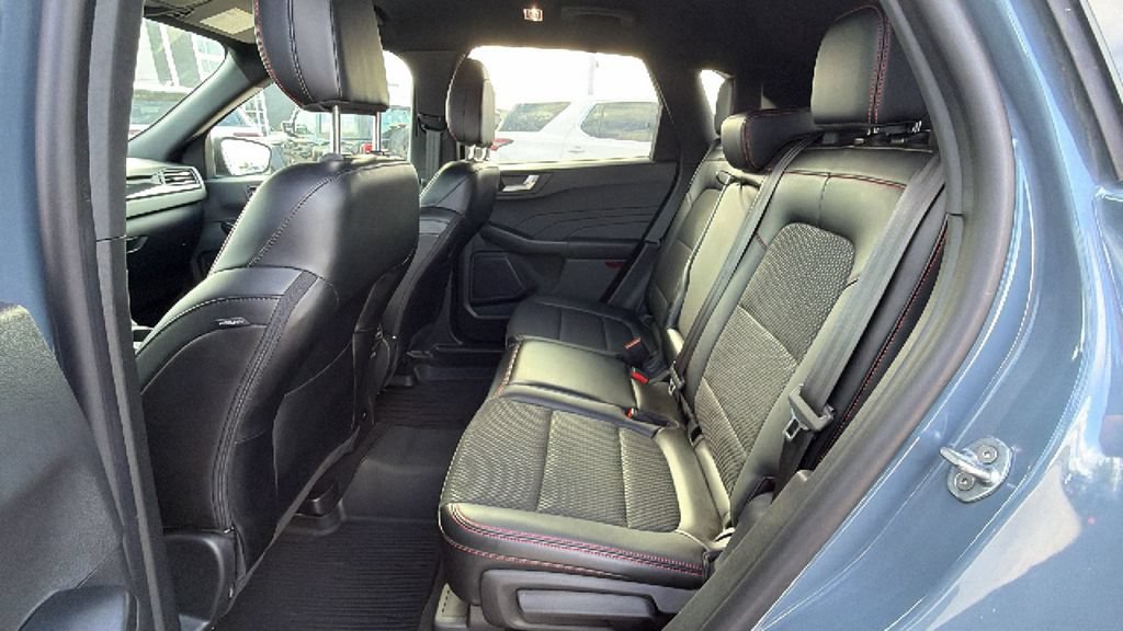 Used 2025 Ford Escape ST-Line w/ Tech Pack #1 FWD image 25