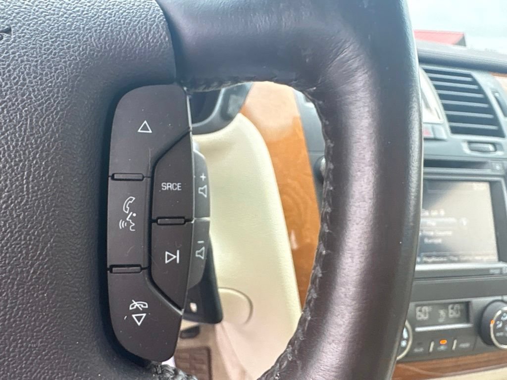 Used 2011 Cadillac DTS Platinum FWD image 19