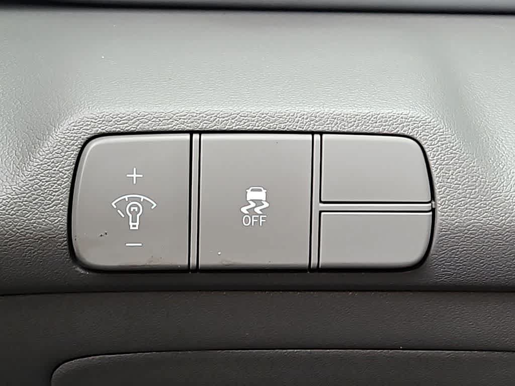 Certified 2025 Hyundai Elantra Sport FWD image 22