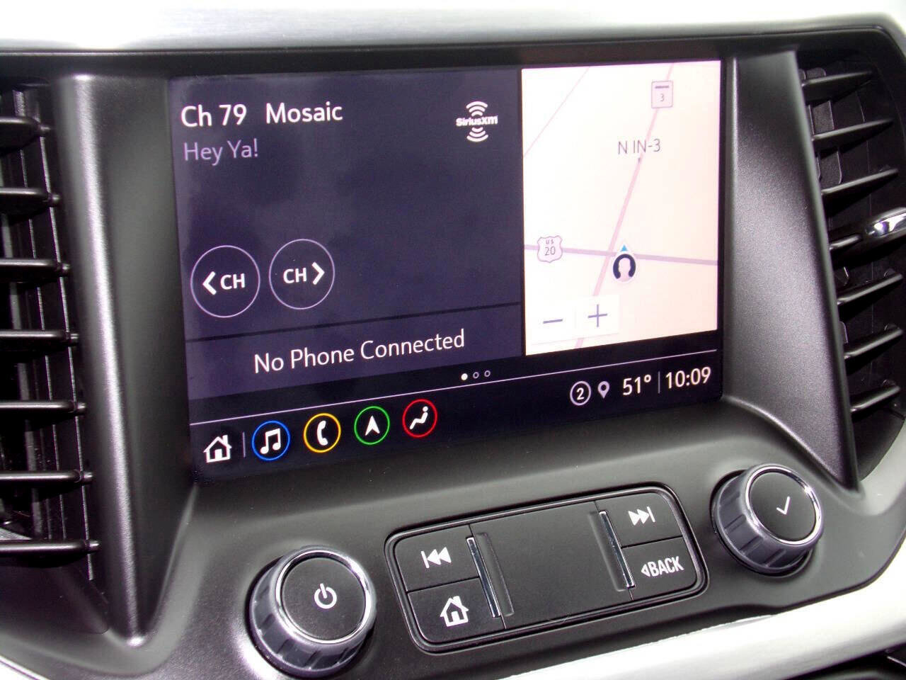 Used 2023 GMC Acadia SLE w/ Driver Convenience Package image 43