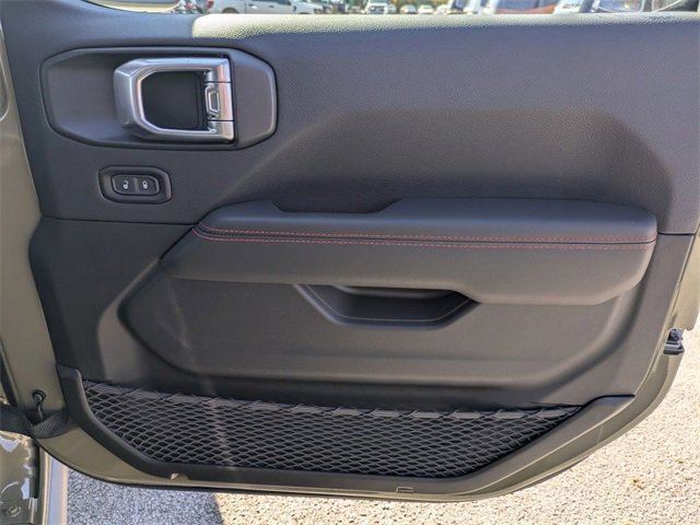 New 2026 Jeep Wrangler Unlimited Rubicon w/ Xtreme 35 Tire Package image 37