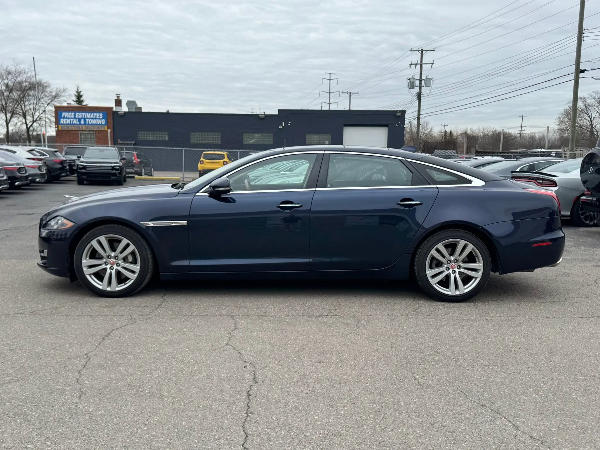 Used 2019 Jaguar XJ L Portfolio image 8