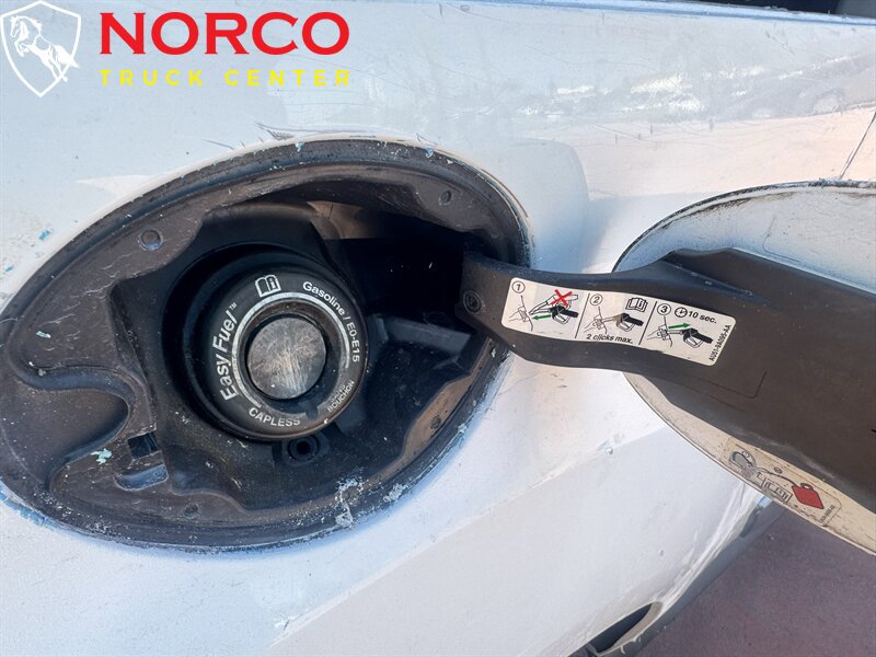 Used 2015 Ford Transit Connect XL image 17