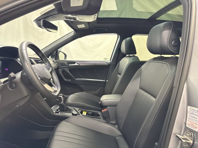 Used 2023 Volkswagen Tiguan SE R-Line AWD/4WD image 11