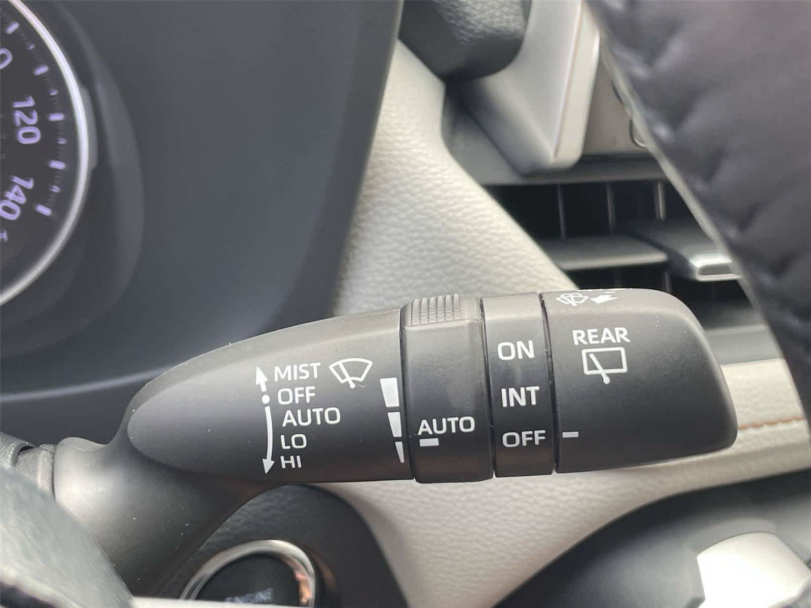 Used 2020 Toyota RAV4 XLE Premium AWD/4WD image 20