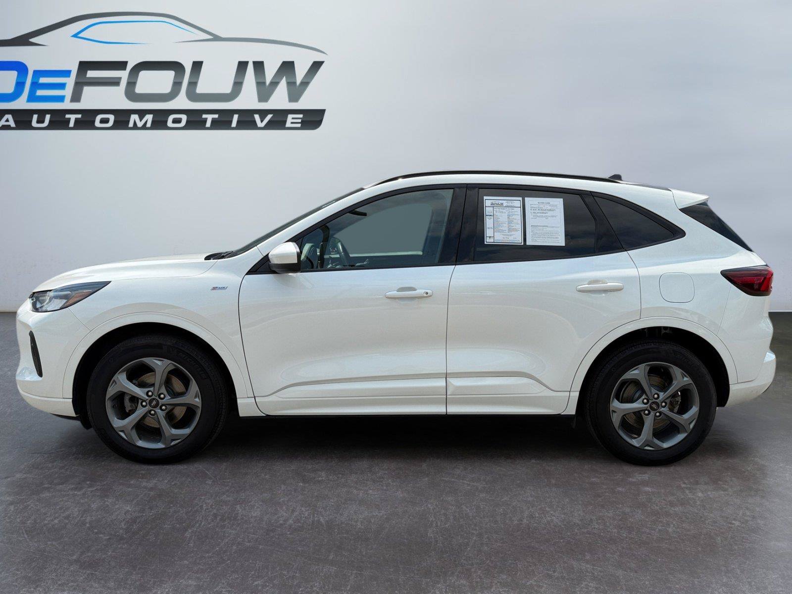 Used 2023 Ford Escape ST-Line Select w/ Tech Pack #1 AWD/4WD image 6