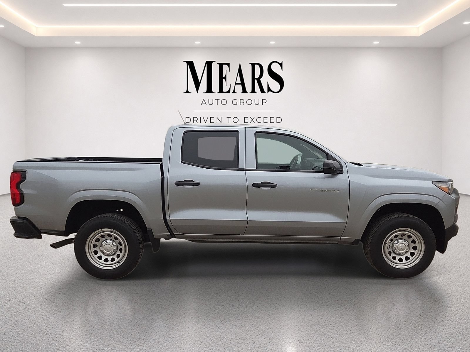 Used 2024 Chevrolet Colorado W/T RWD image 6
