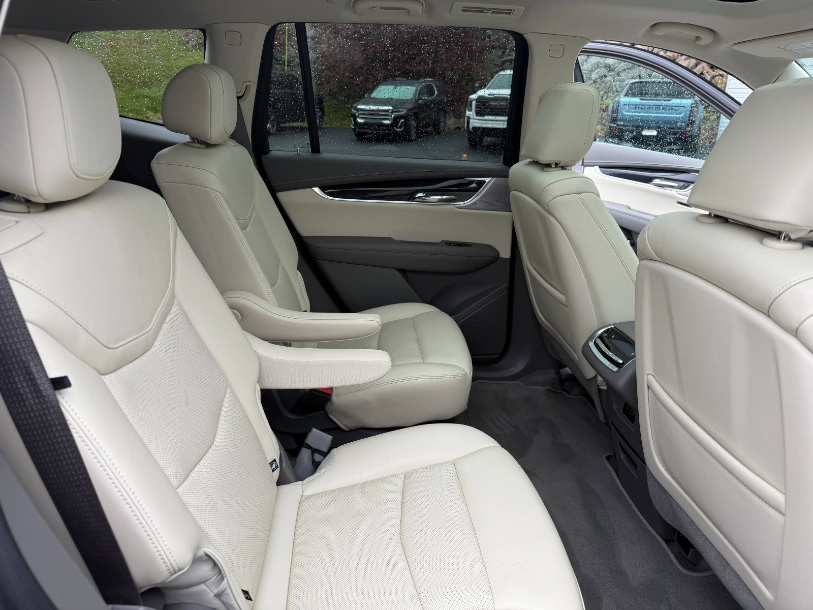 Used 2024 Cadillac XT6 Premium Luxury image 21