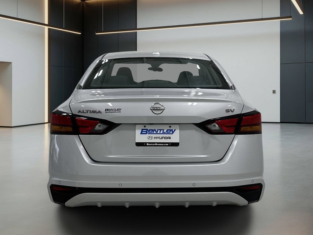 Used 2024 Nissan Altima 2.5 SV FWD image 6
