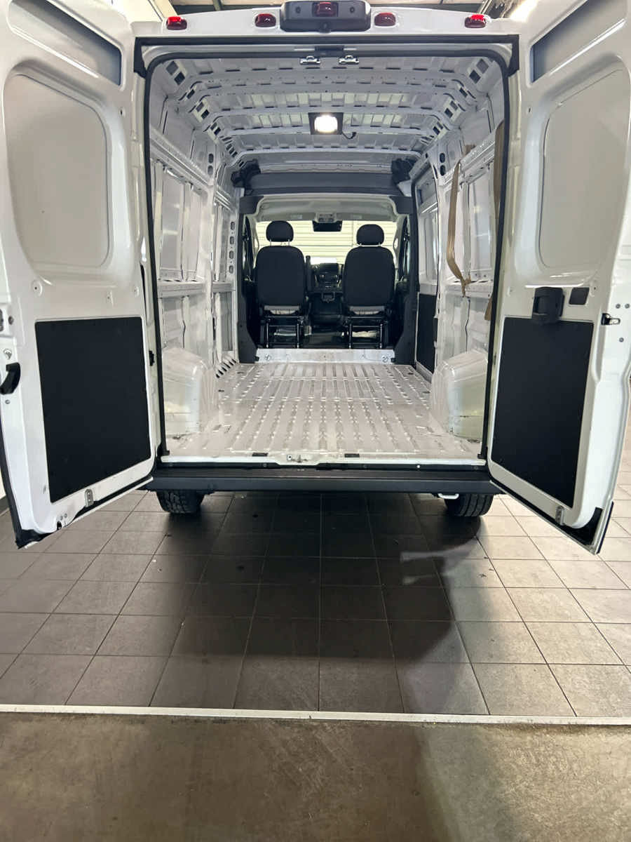 Used 2025 RAM ProMaster 2500 w/ Convenience Group FWD image 5