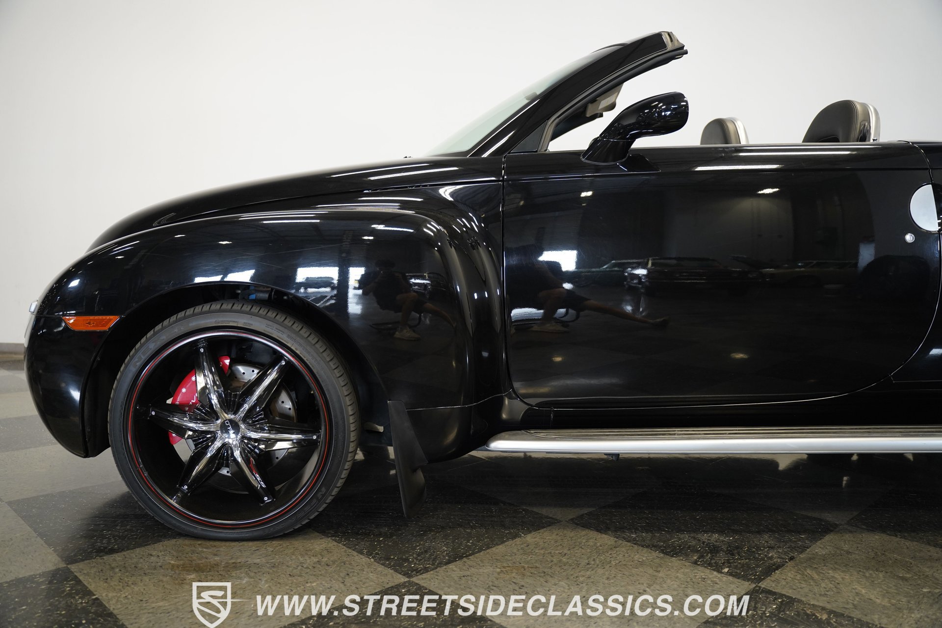 Used 2004 Chevrolet SSR w/ Preferred Equipment Group image 28