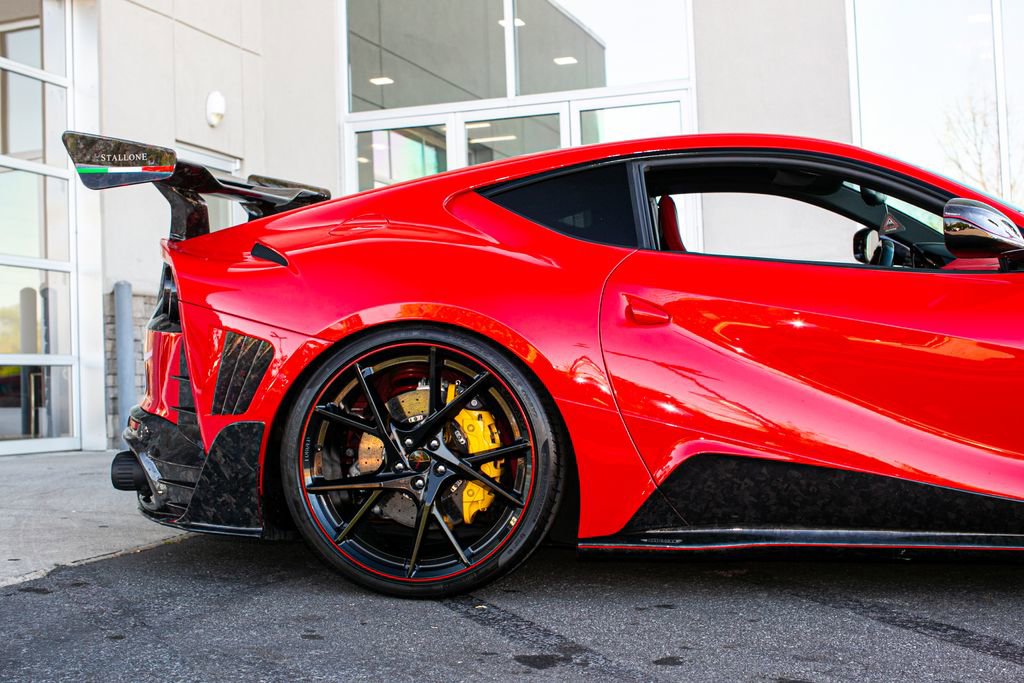 Used 2020 Ferrari 812 Superfast RWD image 26