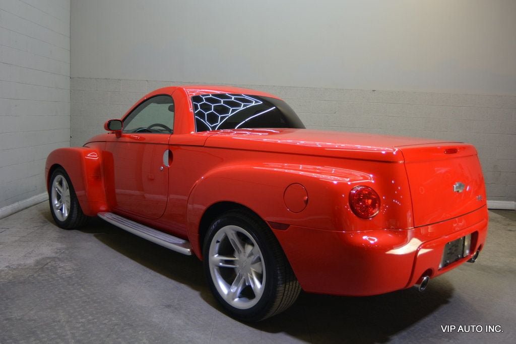 Used 2003 Chevrolet SSR w/ Preferred Equipment Group RWD image 5