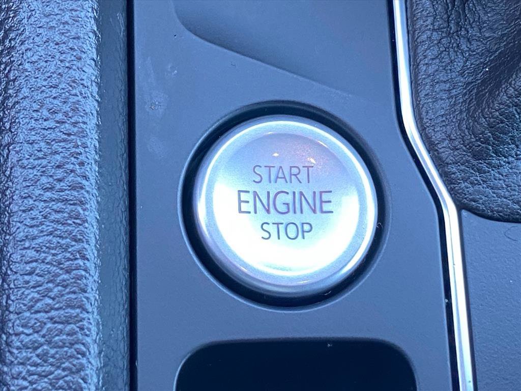 Certified 2023 Volkswagen Atlas Cross Sport SEL image 18