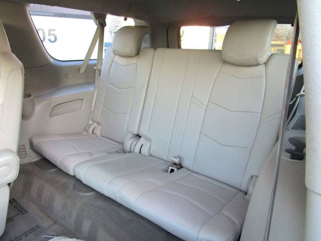 Used 2017 Cadillac Escalade ESV Luxury image 19
