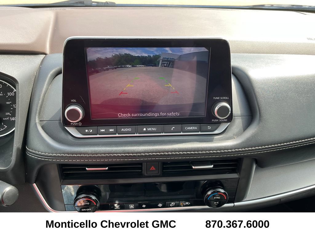 Used 2023 Nissan Rogue SV image 18