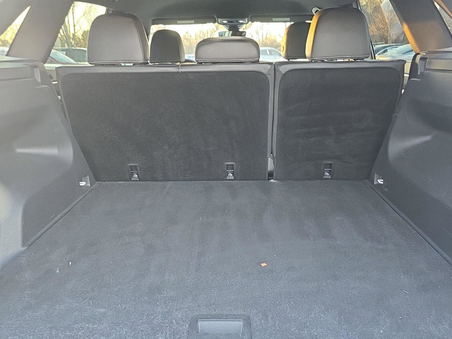 Used 2024 Volkswagen Atlas Cross Sport SE image 8