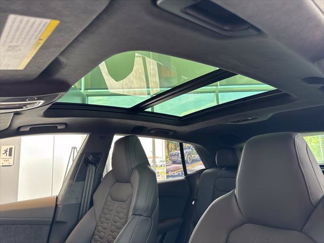 New 2027 Audi RS Q8 performance AWD/4WD image 18