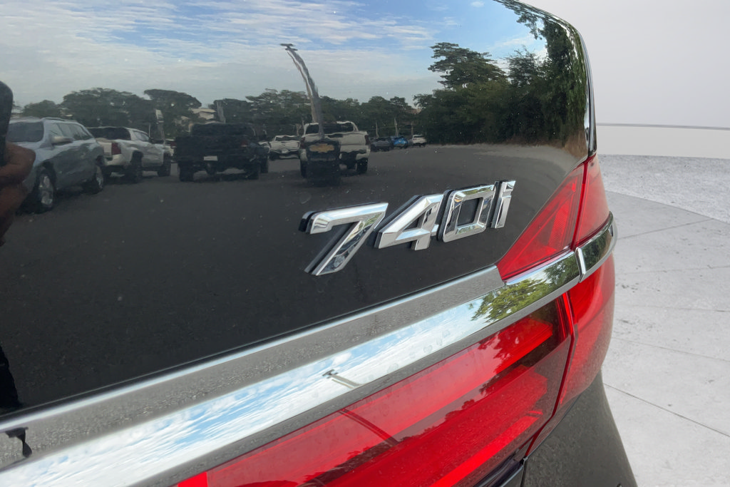 Used 2018 BMW 740i RWD image 29