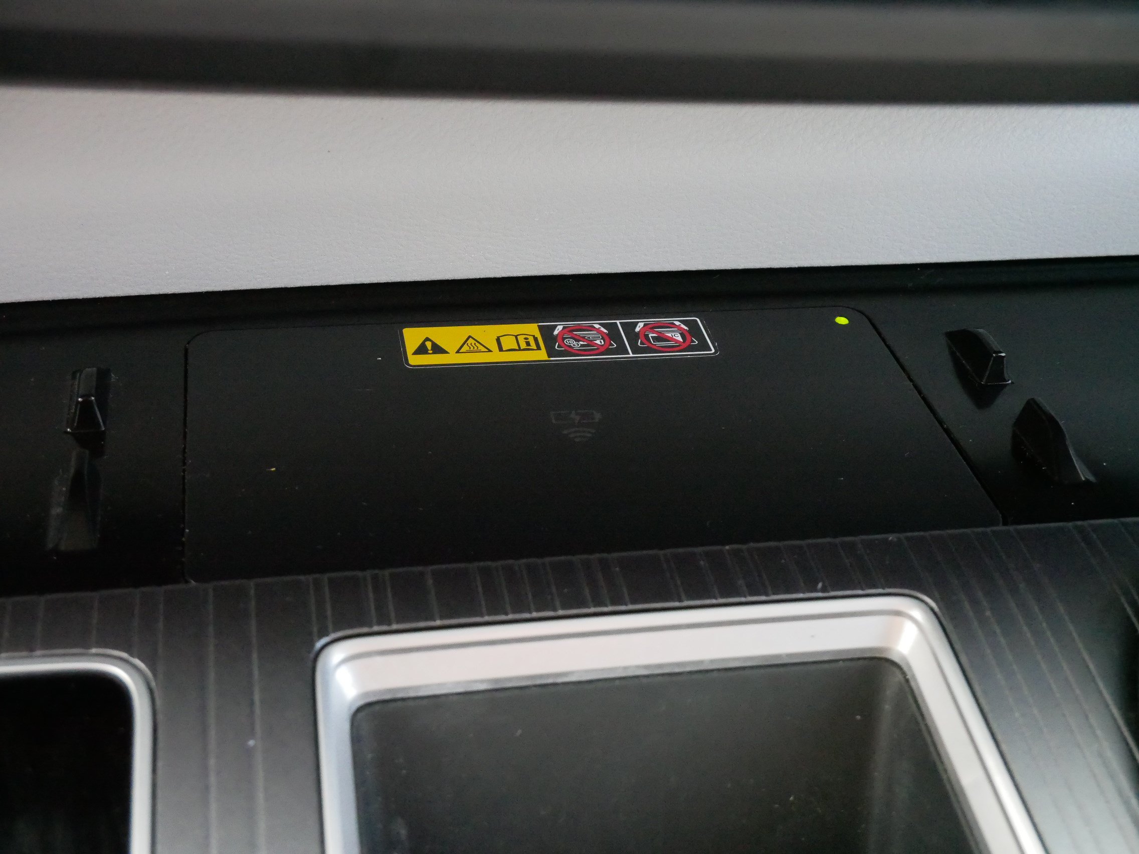 Used 2025 Toyota Sienna XLE w/ XLE Plus Package AWD/4WD image 30