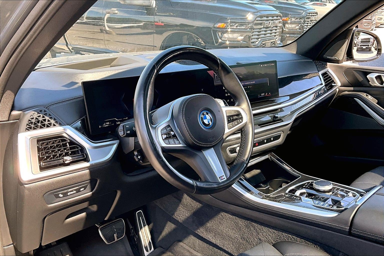 Used 2024 BMW X5 xDrive50e w/ M Sport Package AWD/4WD image 11