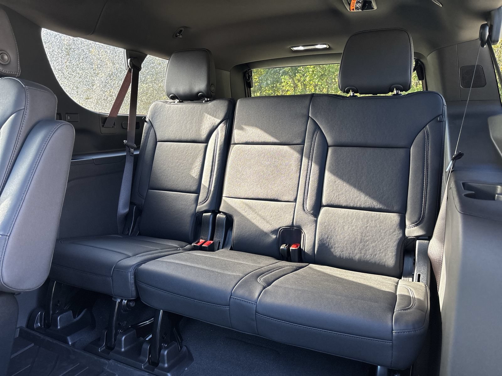 New 2026 Chevrolet Suburban Z71 w/ Comfort Package AWD/4WD image 26