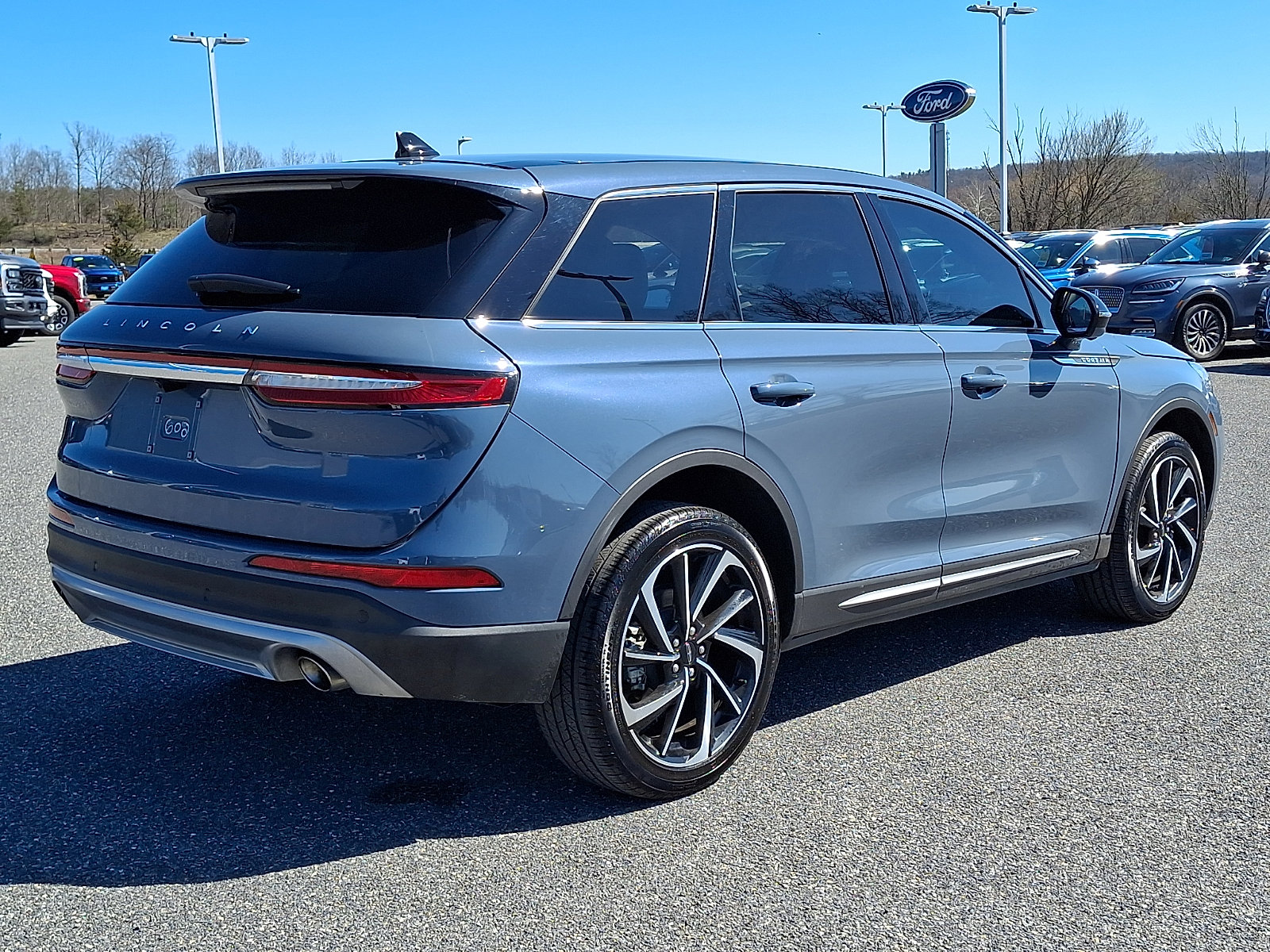 Used 2025 Lincoln Corsair Reserve image 6