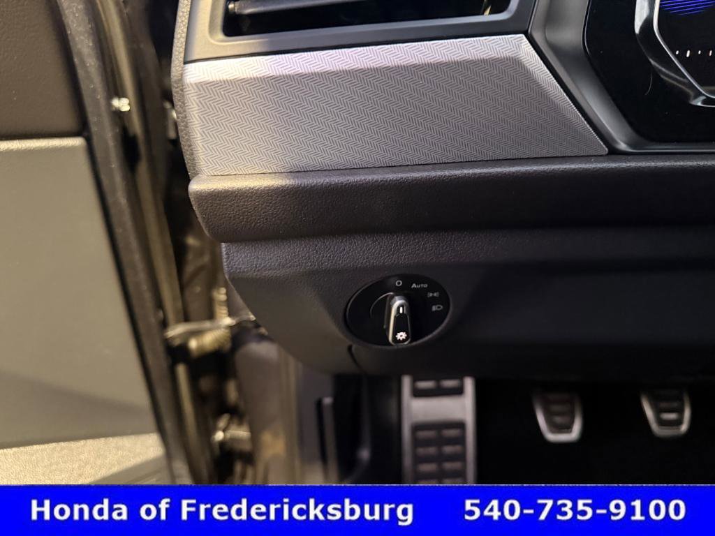 Used 2023 Volkswagen Jetta Sport image 29