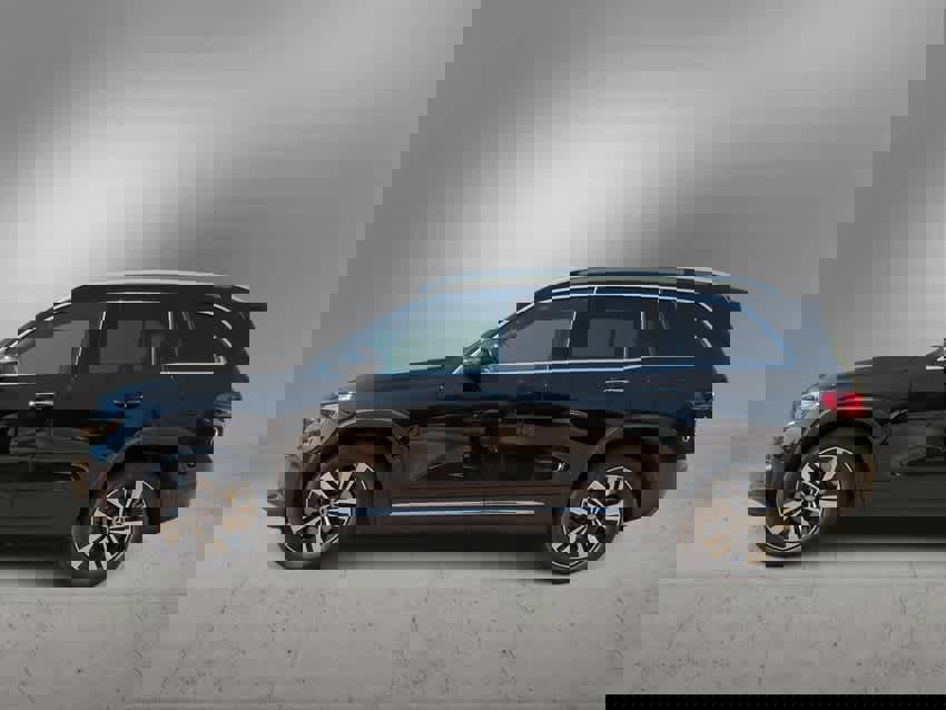 Used 2025 Mercedes-Benz GLB 250 4MATIC image 5