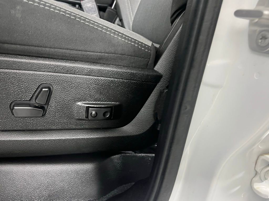 Used 2024 RAM 2500 Big Horn w/ Bed Utility Group image 24