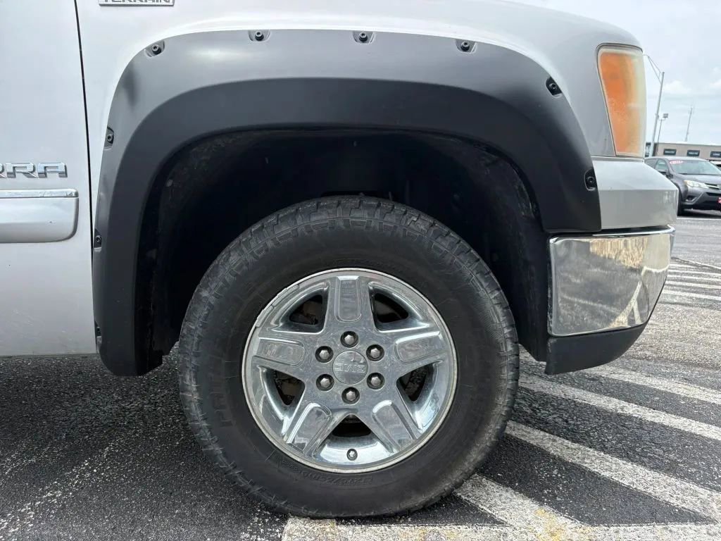 Used 2010 GMC Sierra 1500 SLT w/ All-Terrain Package AWD/4WD image 22