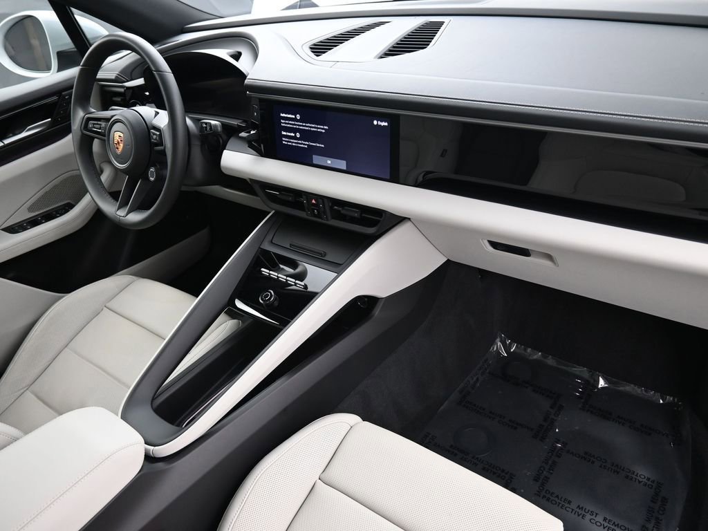 Certified 2025 Porsche Macan Electric image 29