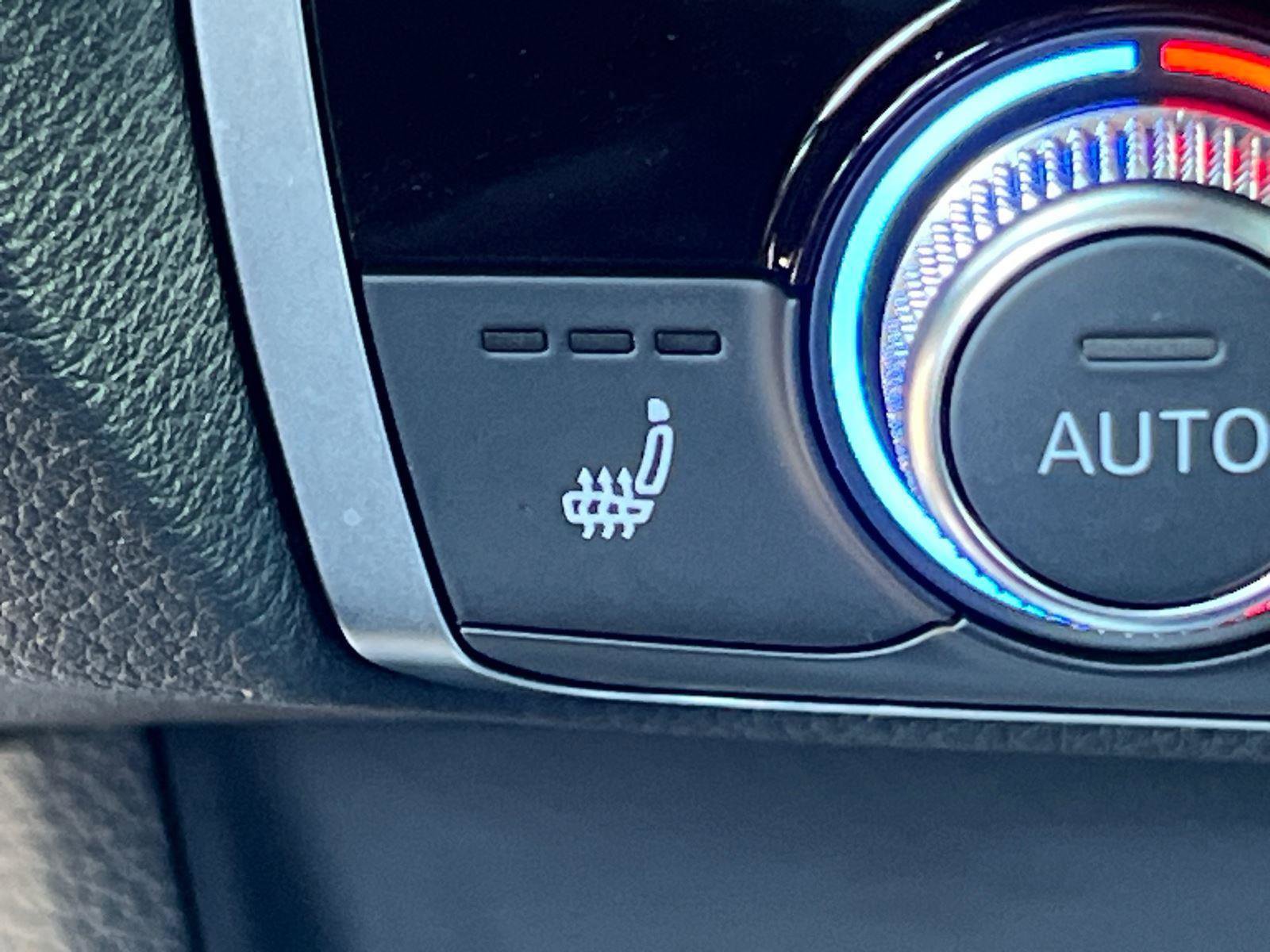 Used 2024 Audi Q3 2.0T Premium Plus w/ Premium Plus Package image 32