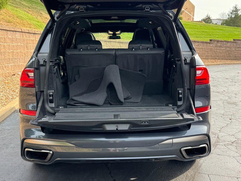 Used 2021 BMW X7 M50i w/ Dynamic Handling Package image 9