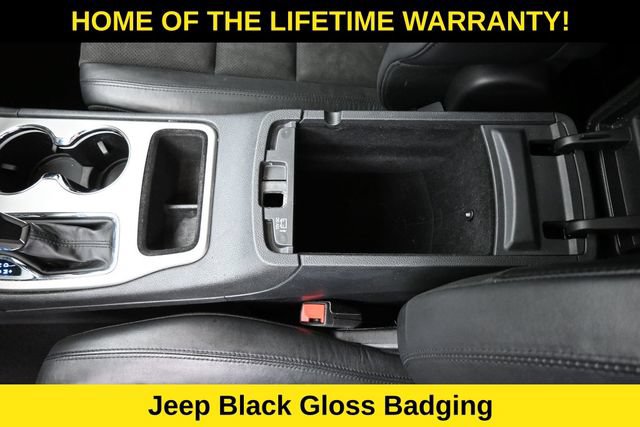 Used 2020 Jeep Grand Cherokee Altitude AWD/4WD image 36