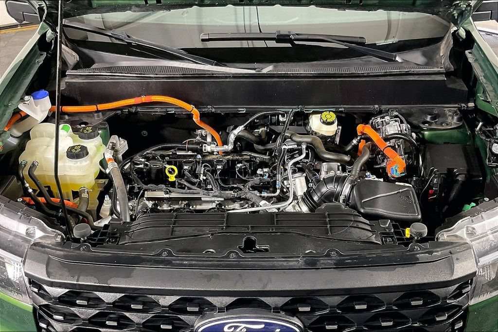 Used 2025 Ford Maverick Lariat AWD/4WD image 12