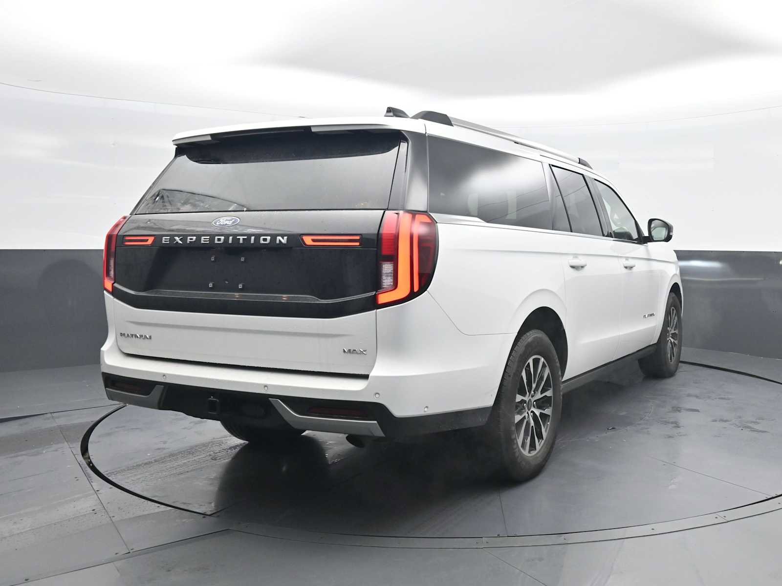 Used 2025 Ford Expedition Max Platinum AWD/4WD image 7