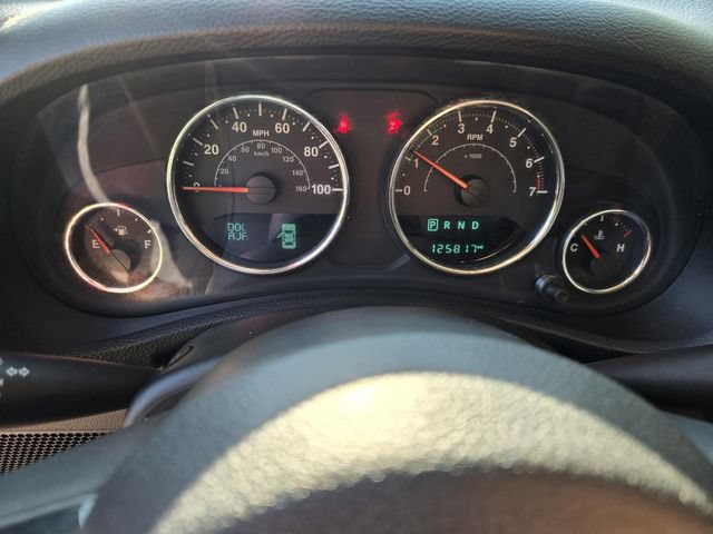 Used 2014 Jeep Wrangler Unlimited Sahara AWD/4WD image 15