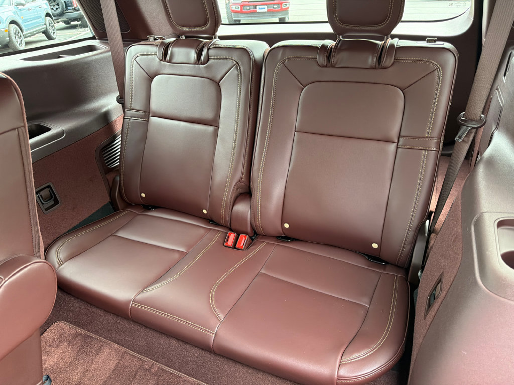 Used 2024 Lincoln Aviator Black Label AWD/4WD image 23