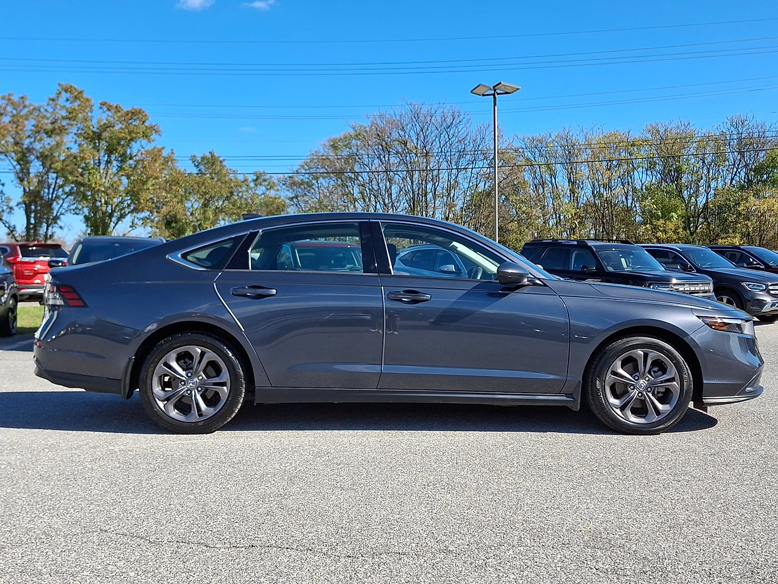 Used 2023 Honda Accord EX image 7
