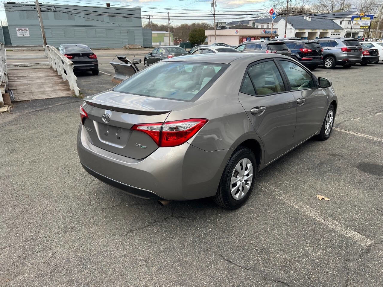 Used 2014 Toyota Corolla LE FWD image 9