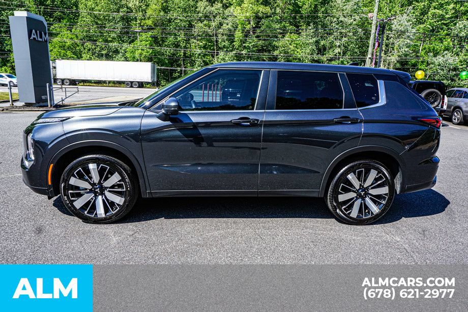 Used 2025 Mitsubishi Outlander SE FWD image 6