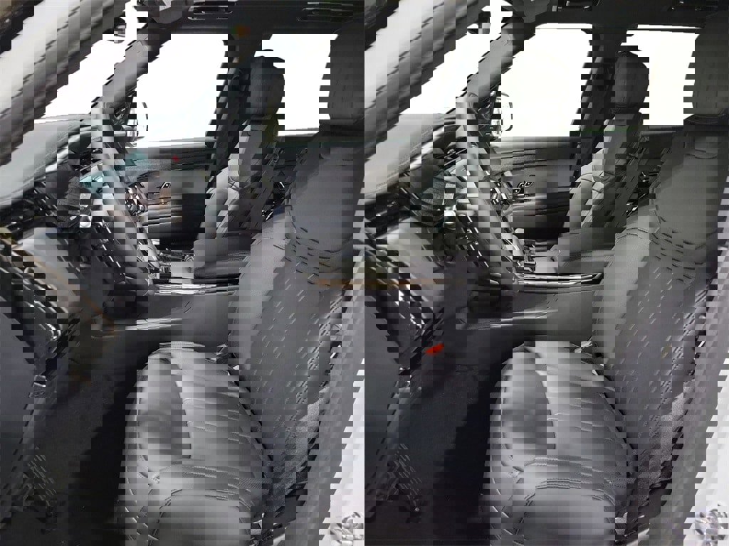 New 2025 Land Rover Range Rover Sport SE image 13