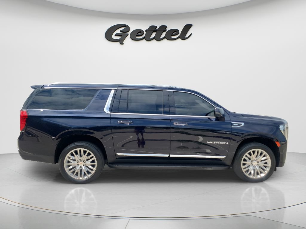 Used 2024 GMC Yukon XL SLT w/ SLT Luxury Package AWD/4WD image 4
