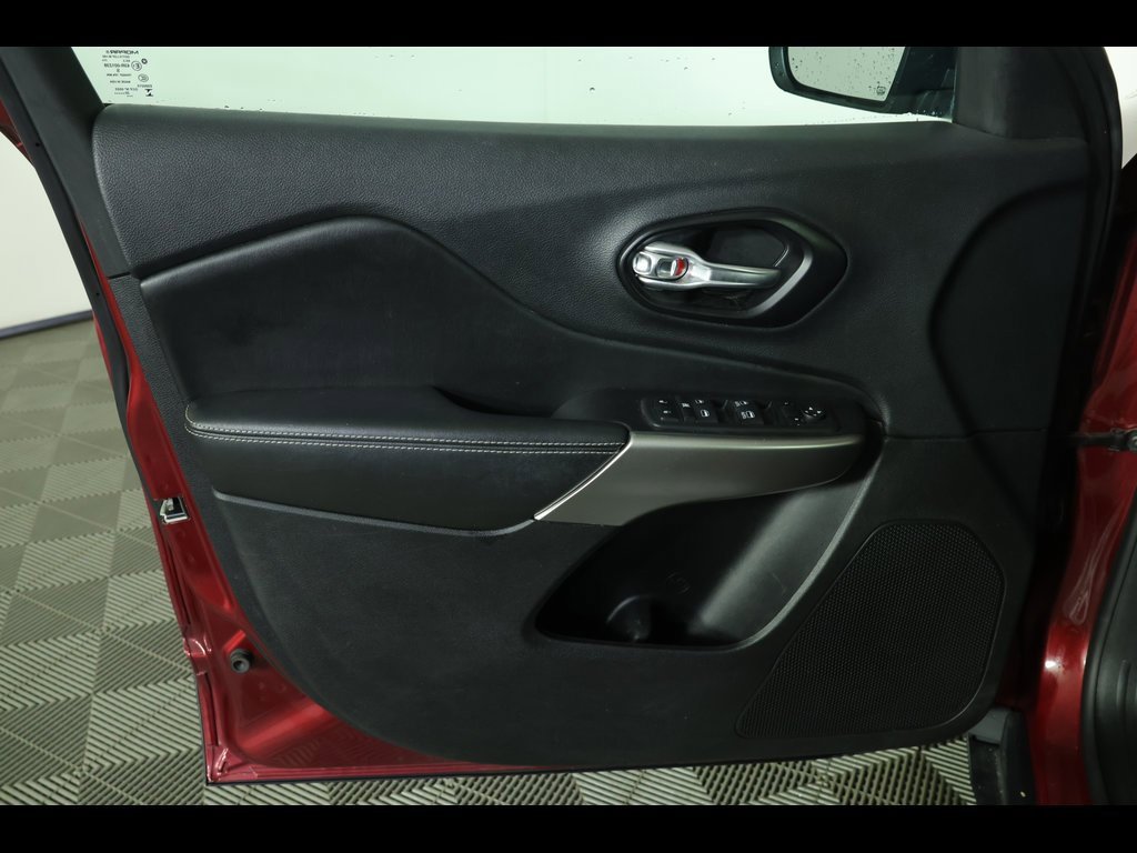 Used 2021 Jeep Cherokee Latitude Lux 80th Anniv w/ Quick Order Package 26U 80TH image 18