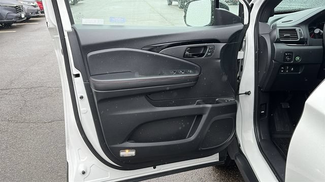 Used 2024 Honda Passport Black Edition image 8