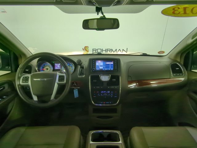 Used 2013 Chrysler Town & Country Touring FWD image 19